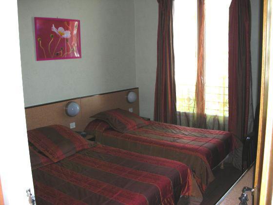 Hotel Douglas Puteaux Bilik gambar