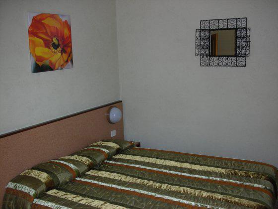 Hotel Douglas Puteaux Bilik gambar