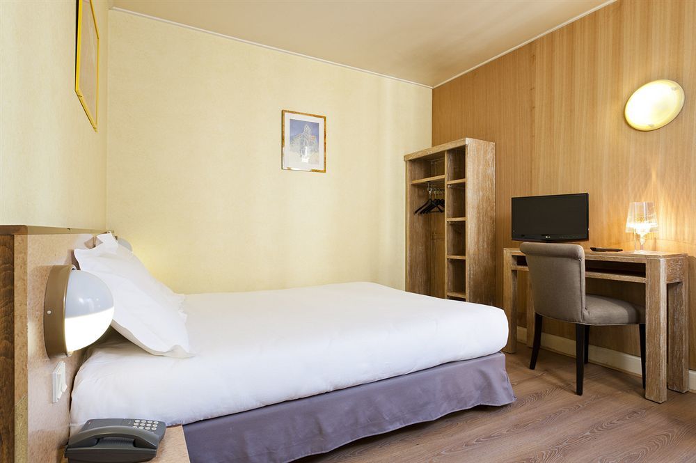Hotel Douglas Puteaux Luaran gambar